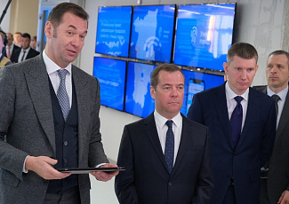Дмитрий Медведев предложил продвигать EMS INSYTE через Минстрой