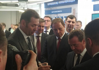 Дмитрий Медведев предложил продвигать EMS INSYTE через Минстрой
